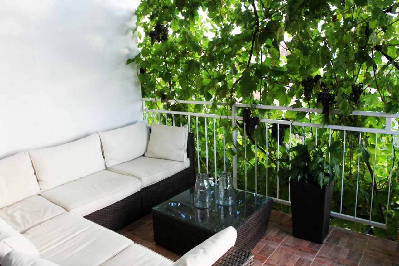 Fani Apartments Подстрана Экстерьер фото